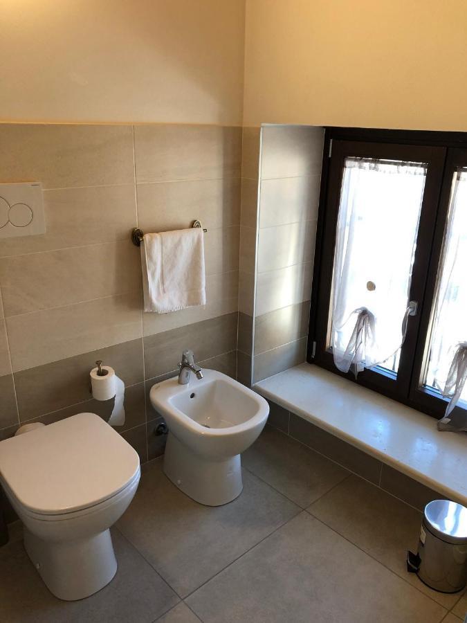 La Casa Della Ada Hotel กัสเตลนูโอโว เดล การ์ดา ภายนอก รูปภาพ
